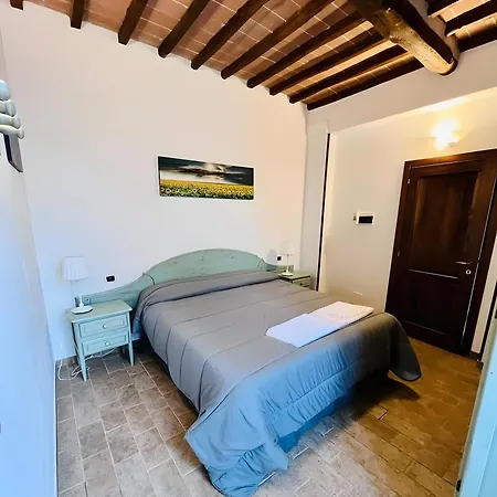 Bed & Breakfast Podere La Miniera And Food Siena